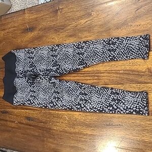 Love Cropped Legging in Black And Gray Spiritual Gangster Xs/S